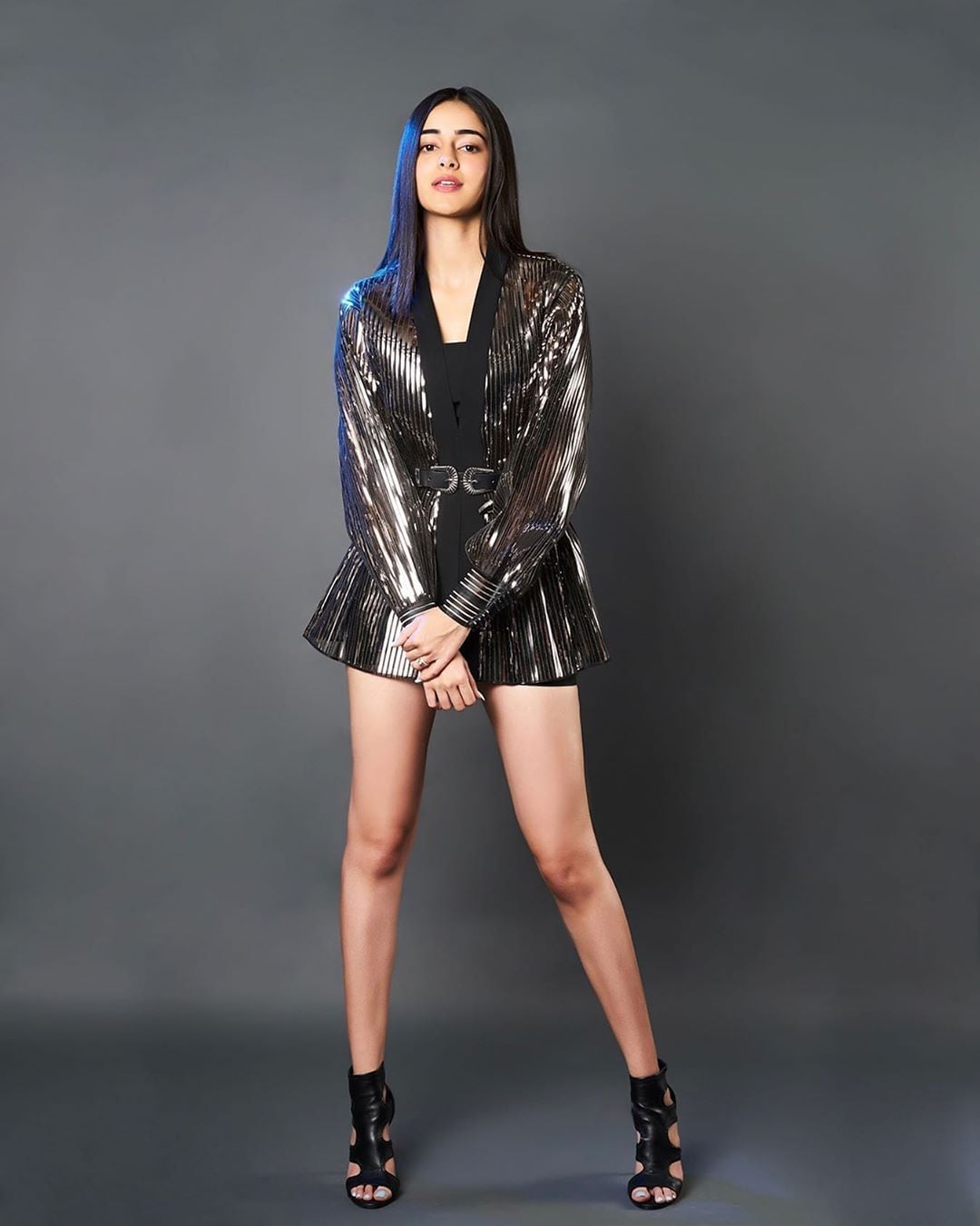 Silver Sequined Blazer Over Black Top And Flared Skirt Silver Sequined Blazer Over Black Top And Flared Skirt — Classy Metallic Outfits