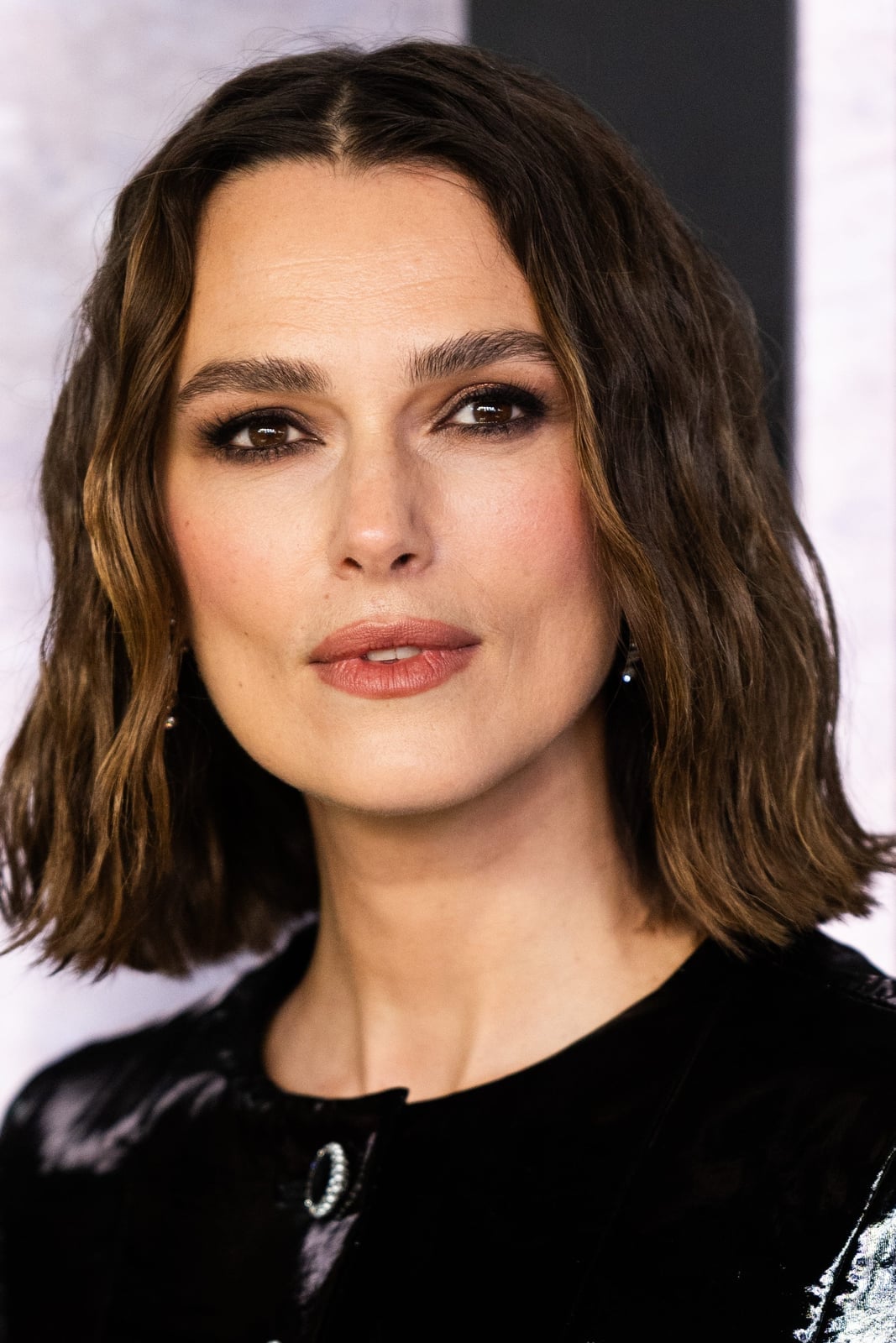 Collarbone Length Wavy Bob Collarbone Length Wavy Bob — Classy Middle Part Bob