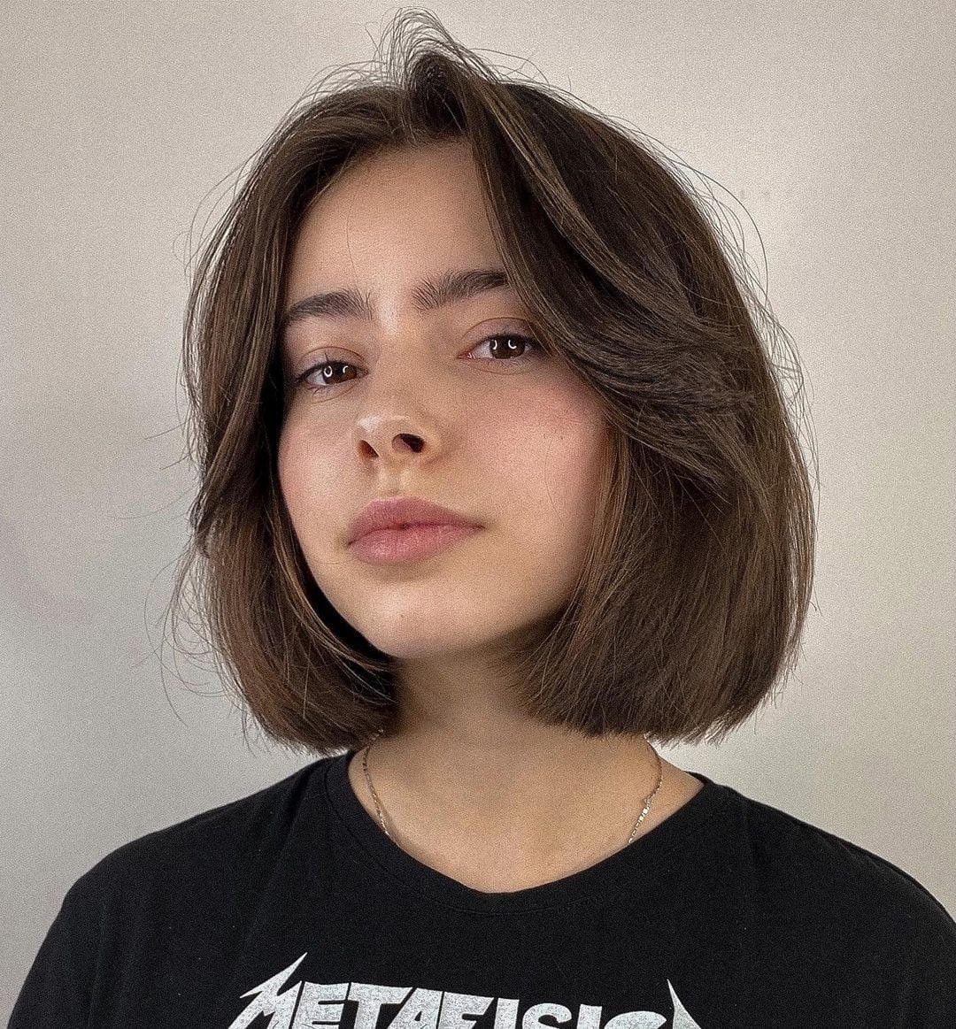 Sharp Chin Length Bob With Blunt Ends Sharp Chin Length Bob With Blunt Ends — Classy Middle Part Bob