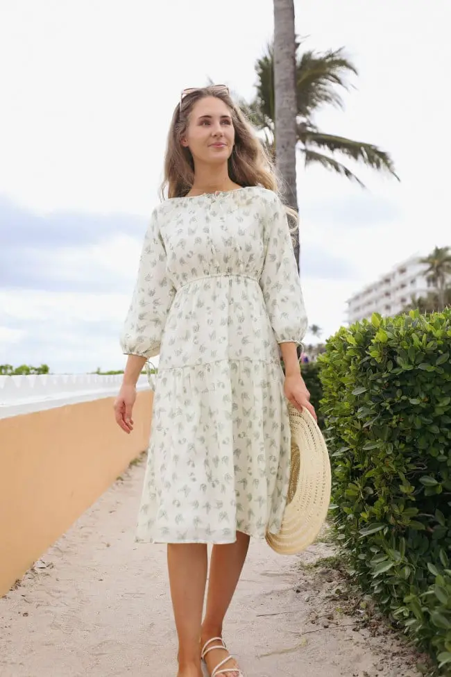 White Green Print Midi Dress With Puff Sleeves and Straw Hat White Green Print Midi Dress With Puff Sleeves and Straw Hat — Classy Modest Outfits