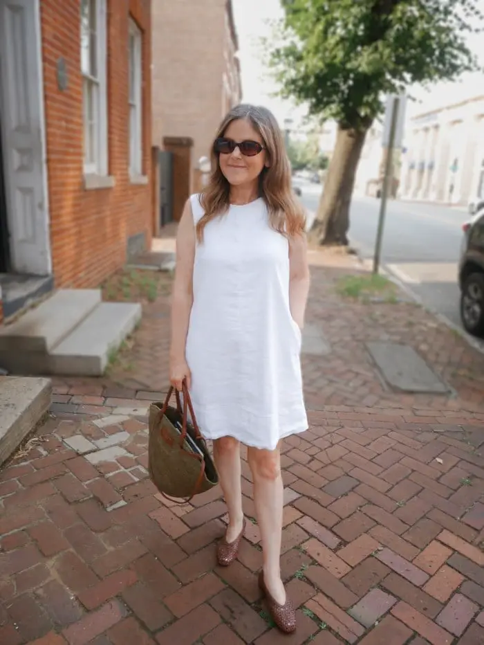 A White Linen Dress Offers Effortless Warm-Weather Style — Classy Mom Outfits