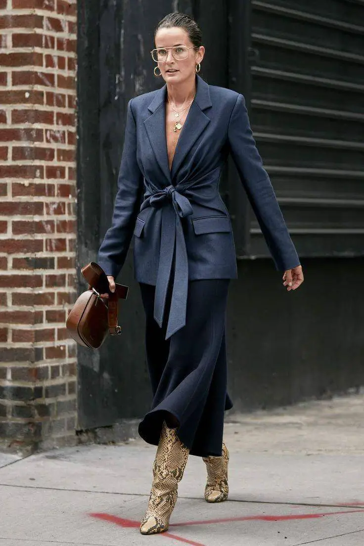 Navy Power Suit with Tie-Front Blazer and Wide-Leg Trousers — Classy Mujer Outfits