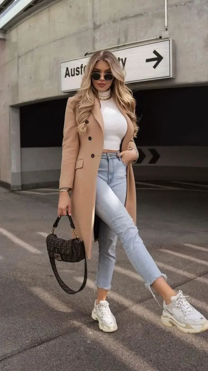 Camel Wool Coat Over White Turtleneck and Cropped Jeans — Classy Mujer Outfits