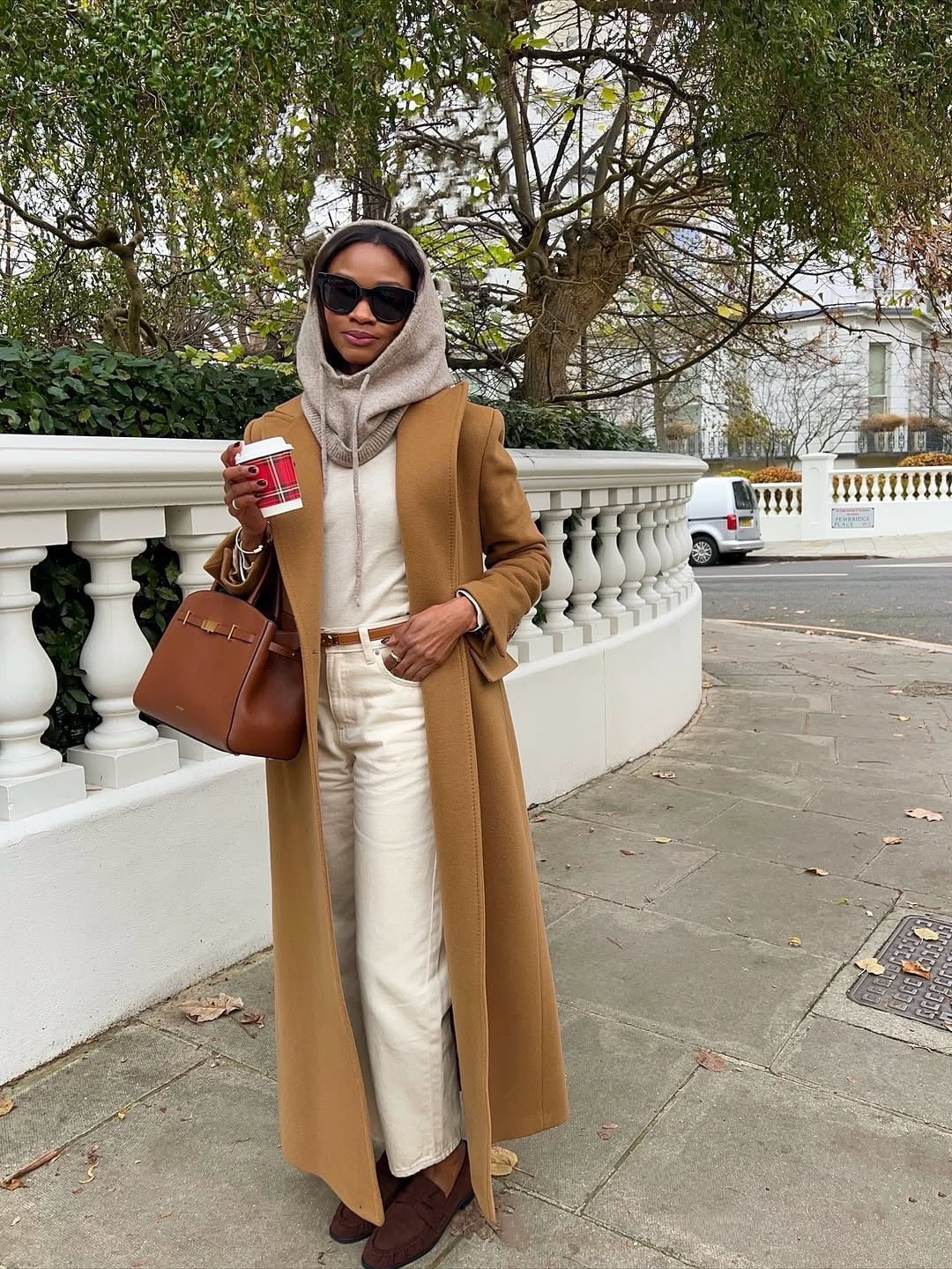 Camel Longline Coat Over Beige Hooded Sweater and White Trousers — Classy Mujer Outfits