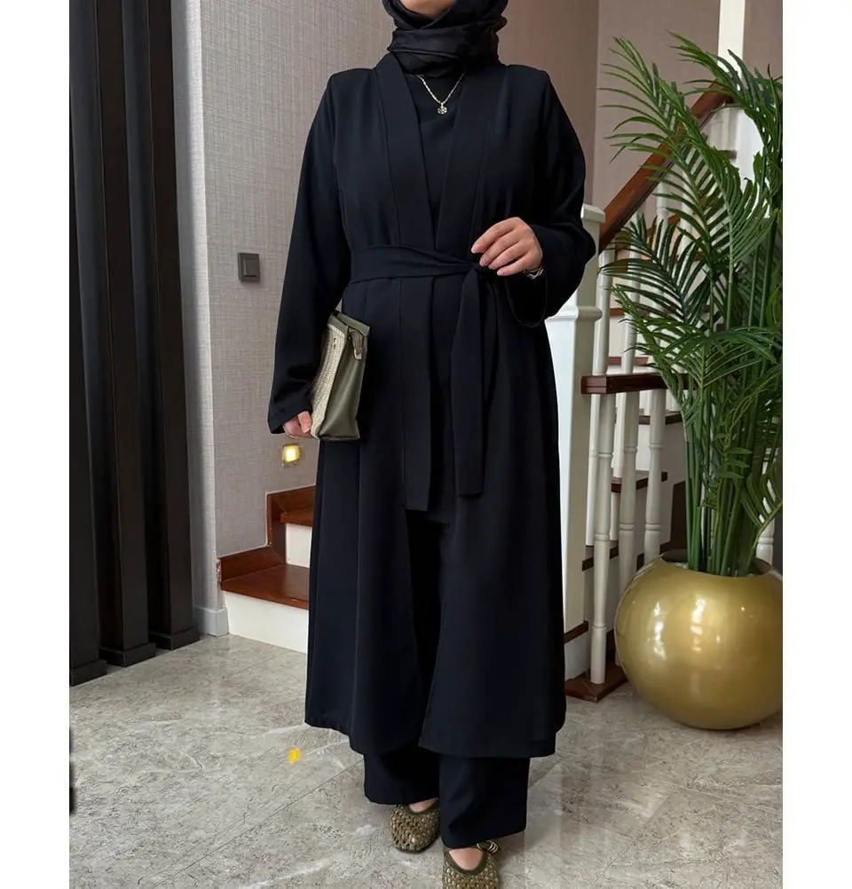 Belted Black Abaya for Smart Casual Polish Belted Black Abaya for Smart Casual Polish — Classy Muslim Outfits