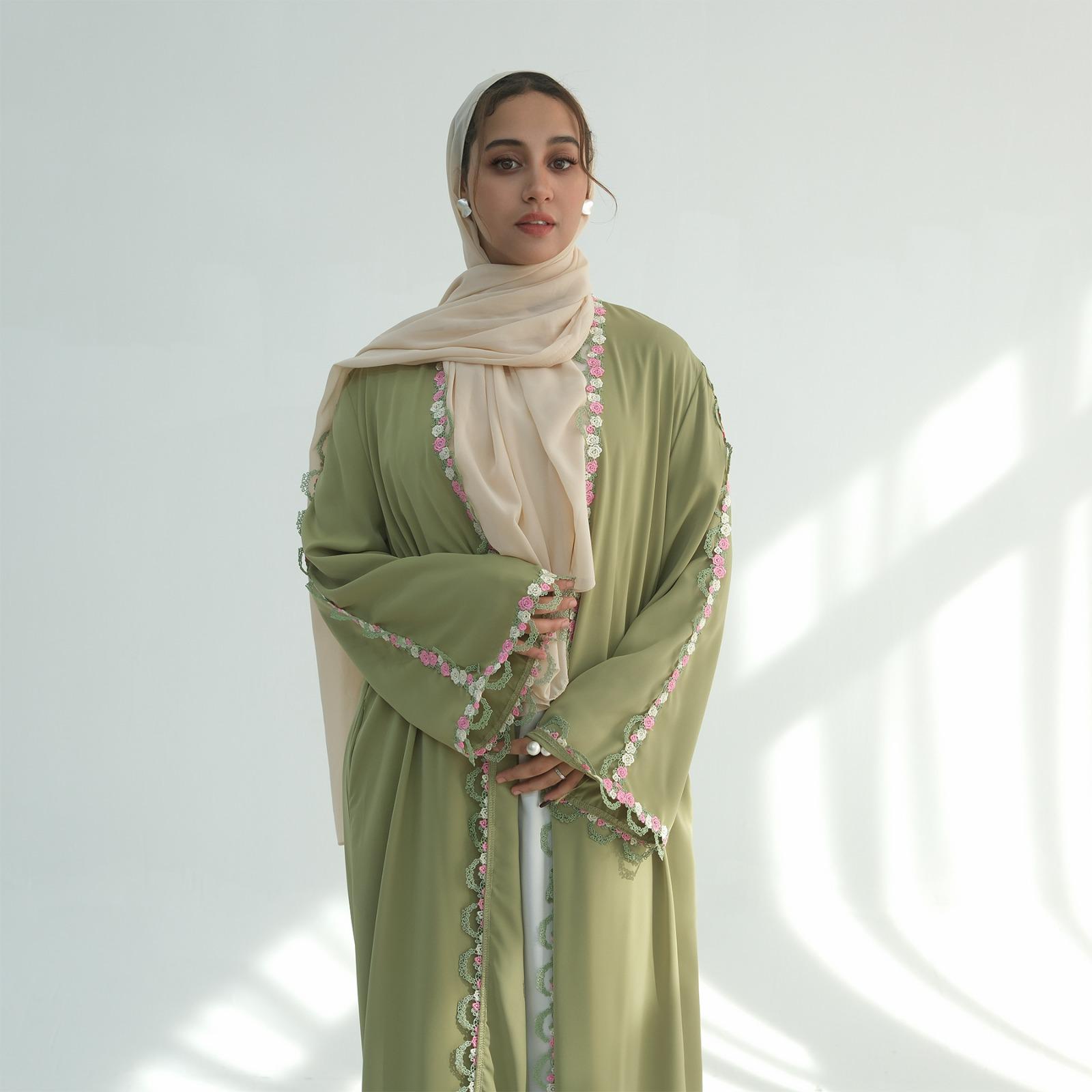 Olive Green Abaya with Lace Trim for Casual Charm Olive Green Abaya with Lace Trim for Casual Charm — Classy Muslim Outfits
