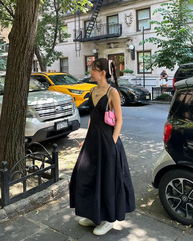 Black Sleeveless Maxi Dress with Pink Bag Black Sleeveless Maxi Dress with Pink Bag — Classy New York Outfits