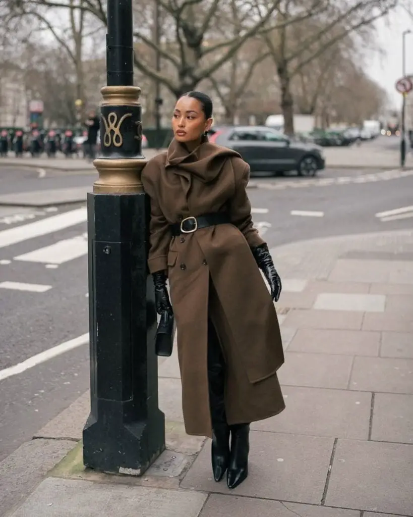 Dramatic Oversized Brown Wool Coat with Belt, Close-Up Take Dramatic Oversized Brown Wool Coat with Belt, Close-Up Take — Classy New York Outfits