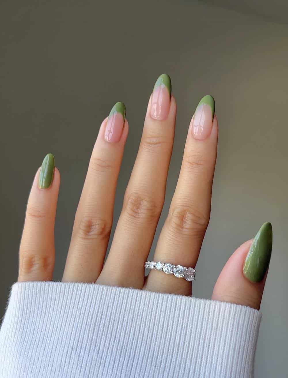 Nude Base With Olive Green French Tips, миндаль Nude Base With Olive Green French Tips, миндаль — Classy Olive Green Nails
