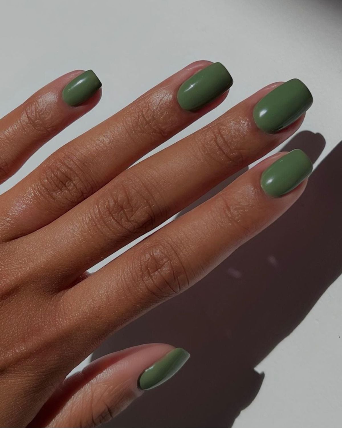 Glossy Olive Green French With Gold Foil Glossy Olive Green French With Gold Foil — Classy Olive Green Nails