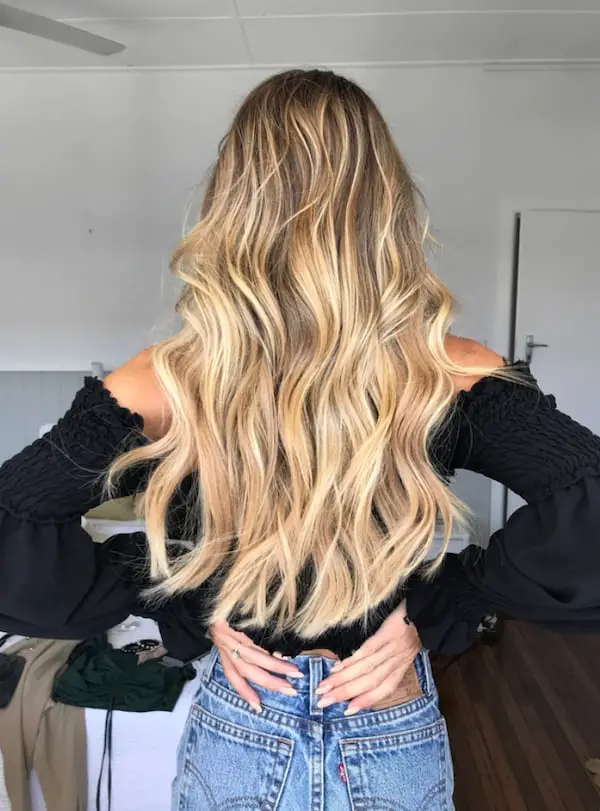 Side View Bronde Ombre With Dimensional Highlights, Close-Up Take — Classy Ombre Hair