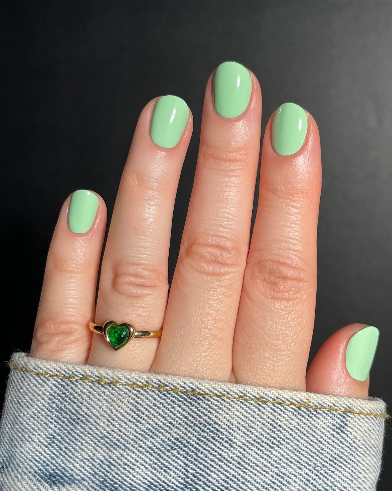 Light Mint Green Glossy Short Oval Nails Light Mint Green Glossy Short Oval Nails — Classy One Color Nails