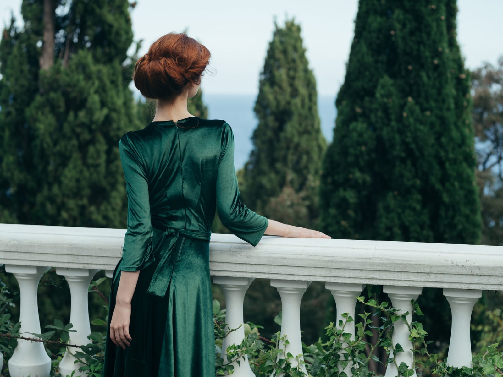 Deep Green Long-Sleeved Velvet Dress — Classy Opera Outfits