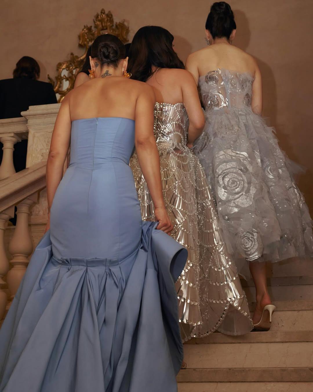 Strapless Gowns In Velvet, Metallic, And Tulle — Classy Opera Outfits