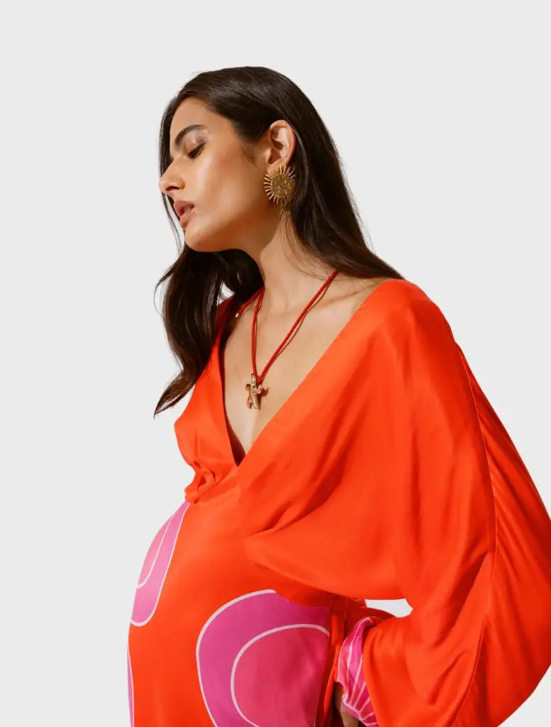 Loose-fit Orange Dress with Pink Graphic Print Loose-fit Orange Dress with Pink Graphic Print — Classy Orange Outfits