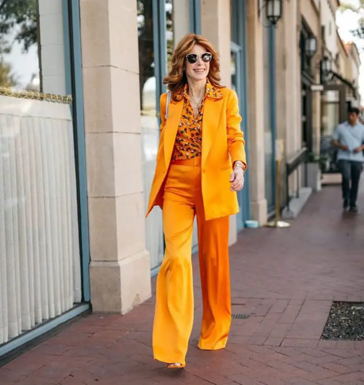 Monochromatic Orange Suit with Wide Leg Trousers, Close-Up Take — Classy Orange Pants Outfits