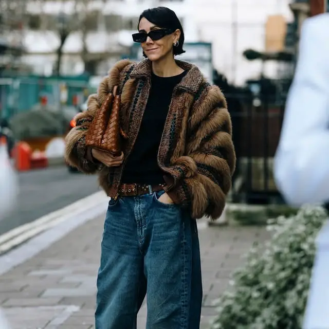 Brown Faux Fur Jacket with Wide Leg Jeans Brown Faux Fur Jacket with Wide Leg Jeans — Classy Outdoor Outfit