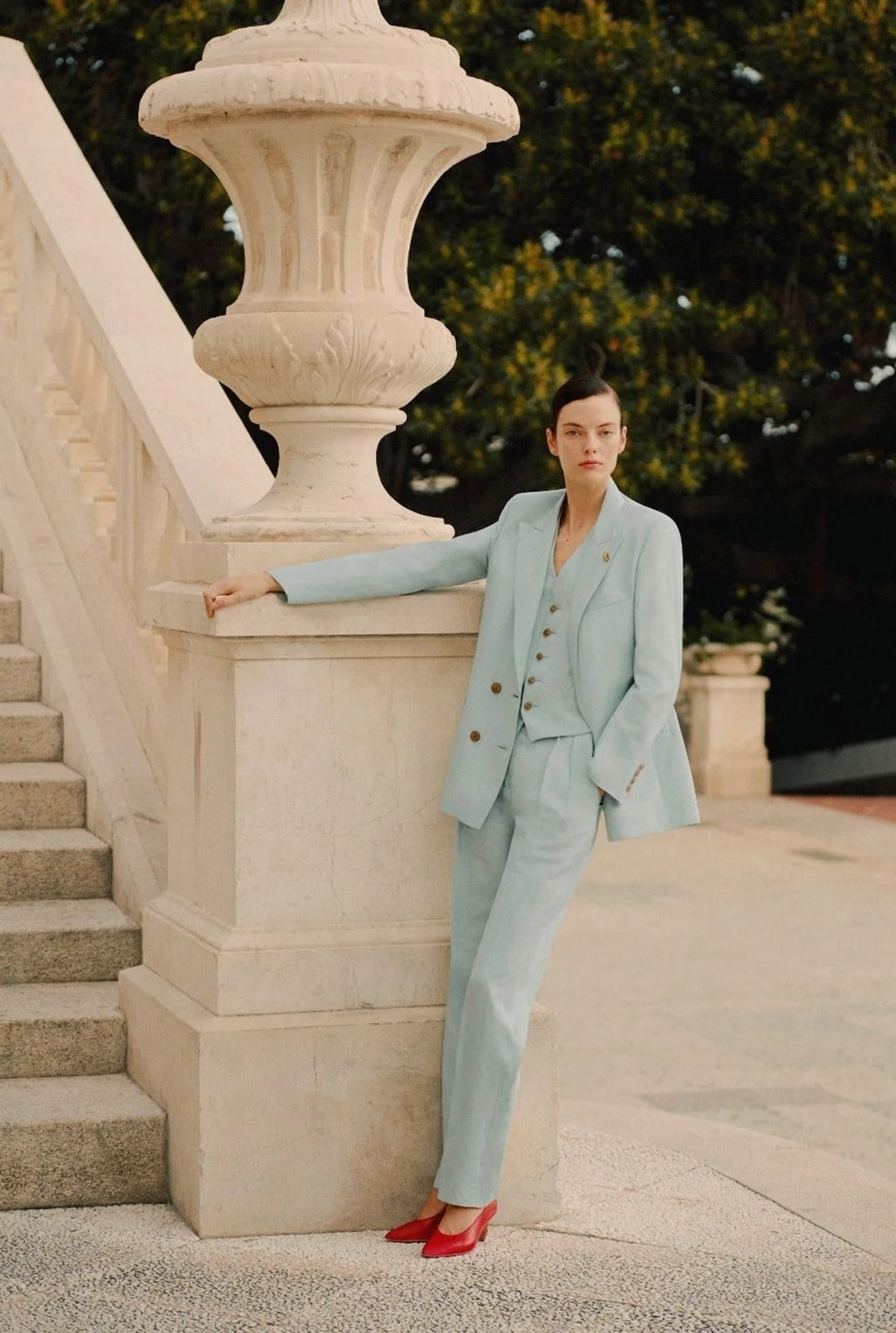 Light Blue Linen Blend Suit with Pointed Toe Heels Light Blue Linen Blend Suit with Pointed Toe Heels — Classy Outdoor Outfit