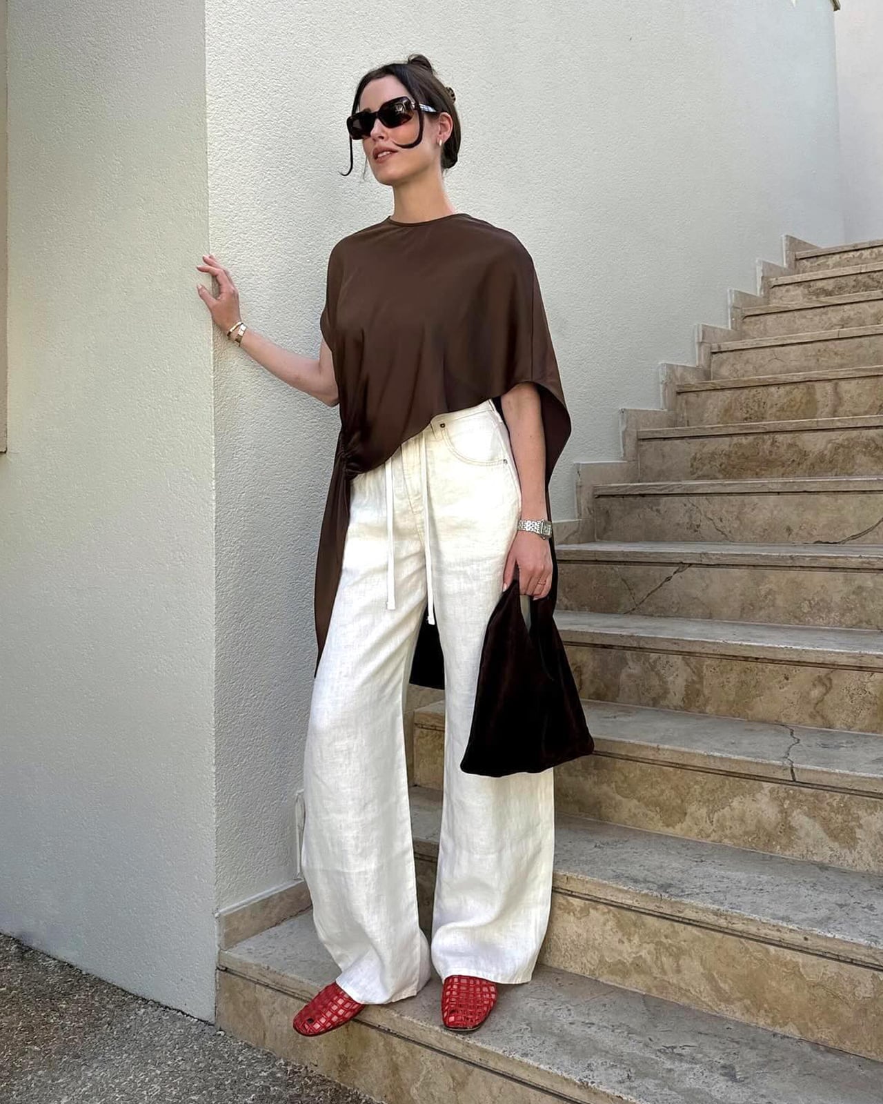 Cream Linen Trousers with Draped Oversized Top Cream Linen Trousers with Draped Oversized Top — Classy Outdoor Outfit