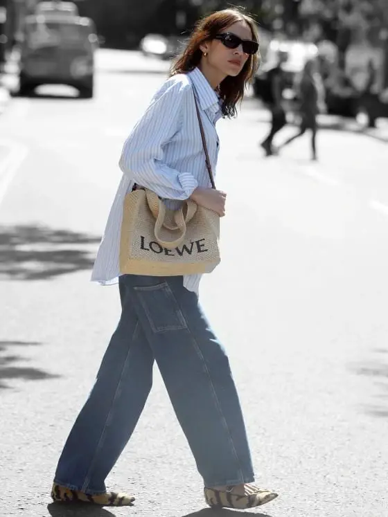 Oversized Striped Shirt With Denim Jeans and Wide-Leg Trousers Oversized Striped Shirt With Denim Jeans and Wide-Leg Trousers — Classy Oversize Outfits