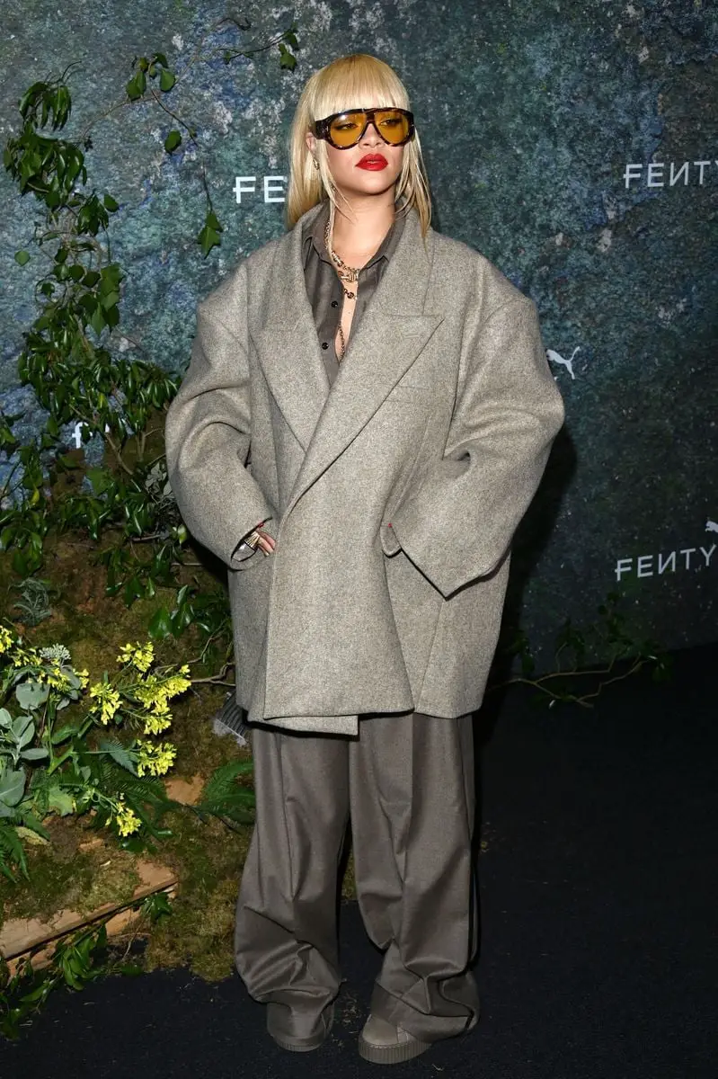 Extremely Oversized Gray Wool Coat Extremely Oversized Gray Wool Coat — Classy Oversize Outfits
