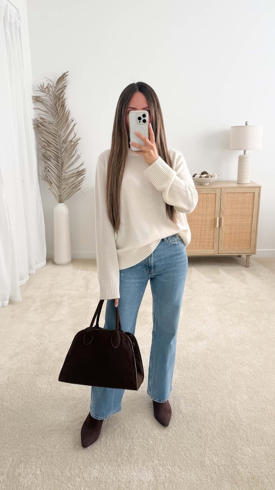 Cream Sweater With Straight Leg Jeans Cream Sweater With Straight Leg Jeans — Classy Oversize Outfits