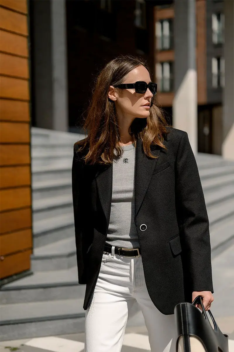 Black Blazer With White Jeans and Gray Ribbed Tank Top Black Blazer With White Jeans and Gray Ribbed Tank Top — Classy Oversize Outfits
