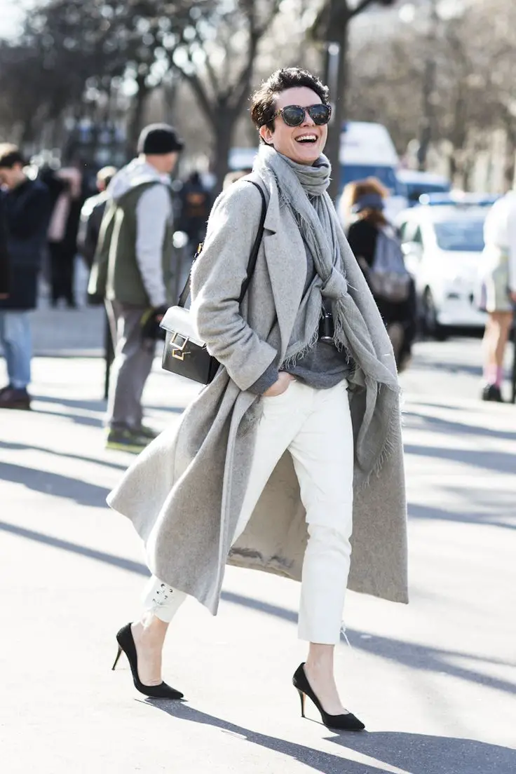 Monochromatic Gray Coat and Trousers for City Style Monochromatic Gray Coat and Trousers for City Style — Classy Paris Outfits