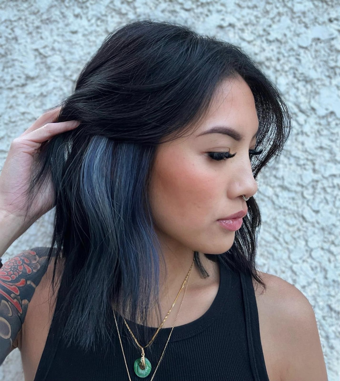 Chin Blunt Bob With Blue-Gray Peekaboo Strands Chin Blunt Bob With Blue-Gray Peekaboo Strands — Classy Peekaboo Hair