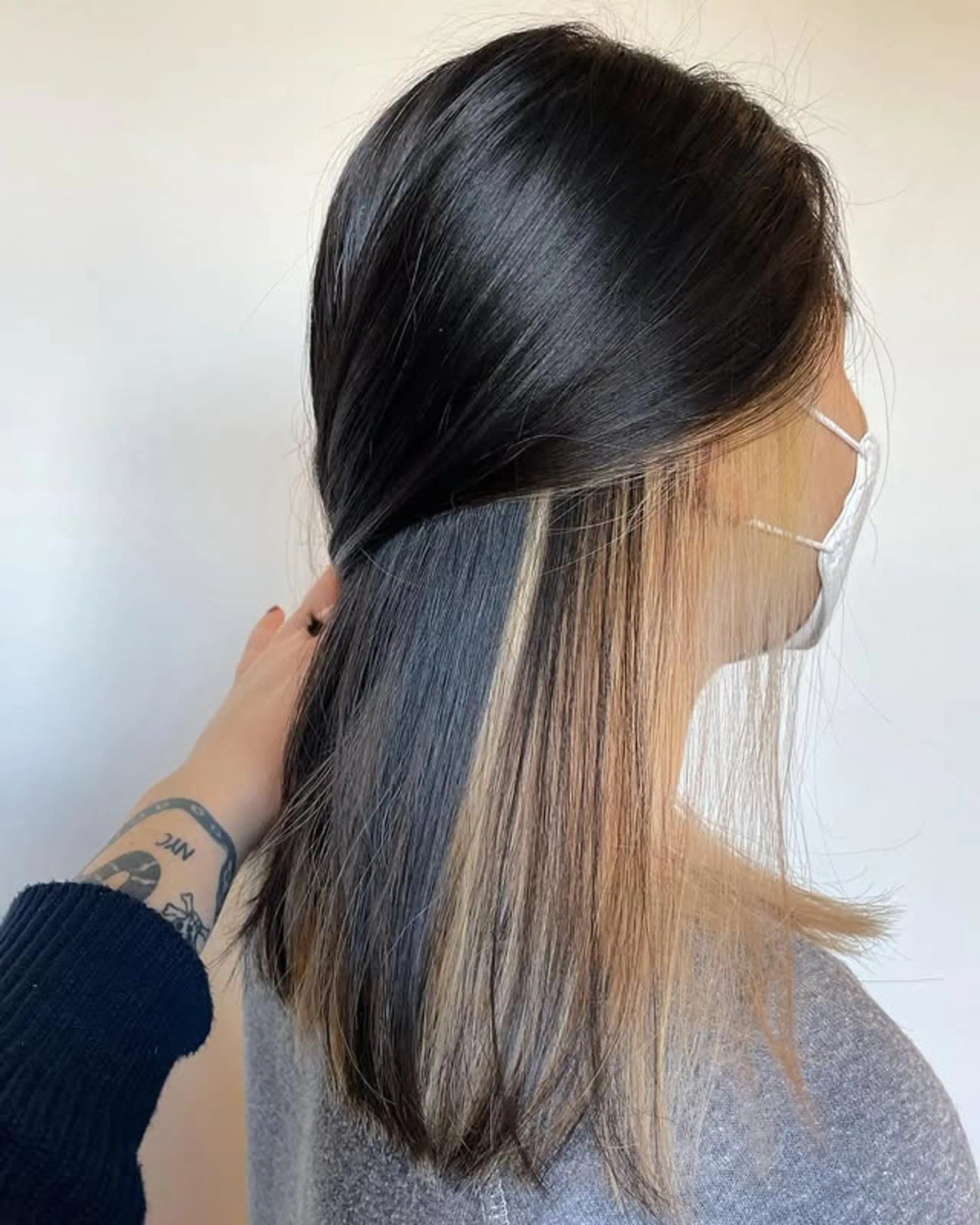 Collarbone Black With Gray and Blonde Peekaboo Collarbone Black With Gray and Blonde Peekaboo — Classy Peekaboo Hair
