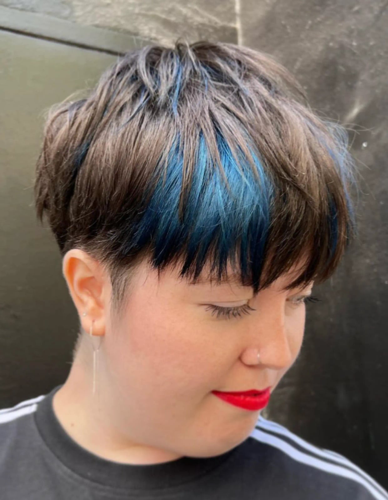Short Pixie Cut With Blue Peekaboo Highlights Short Pixie Cut With Blue Peekaboo Highlights — Classy Peekaboo Hair