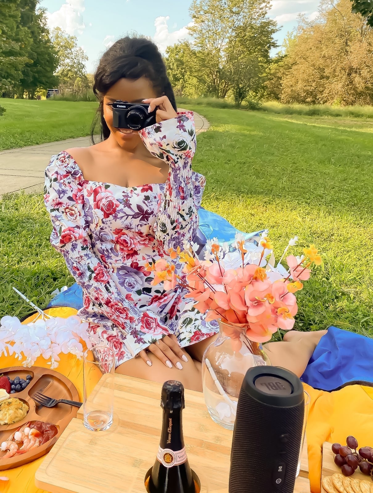 Long-sleeved Floral Dress with Fitted Bodice, Close-Up Take Long-sleeved Floral Dress with Fitted Bodice, Close-Up Take — Classy Picnic Outfit