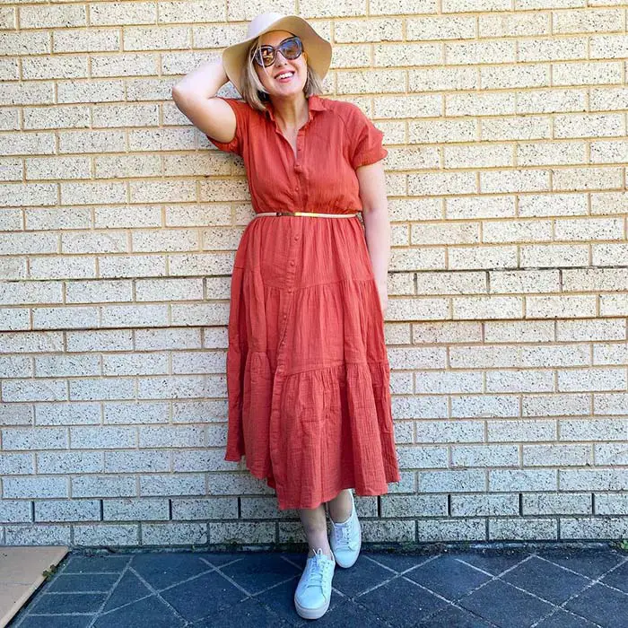 Terracotta Tiered Midi Dress with Straw Hat Terracotta Tiered Midi Dress with Straw Hat — Classy Picnic Outfit