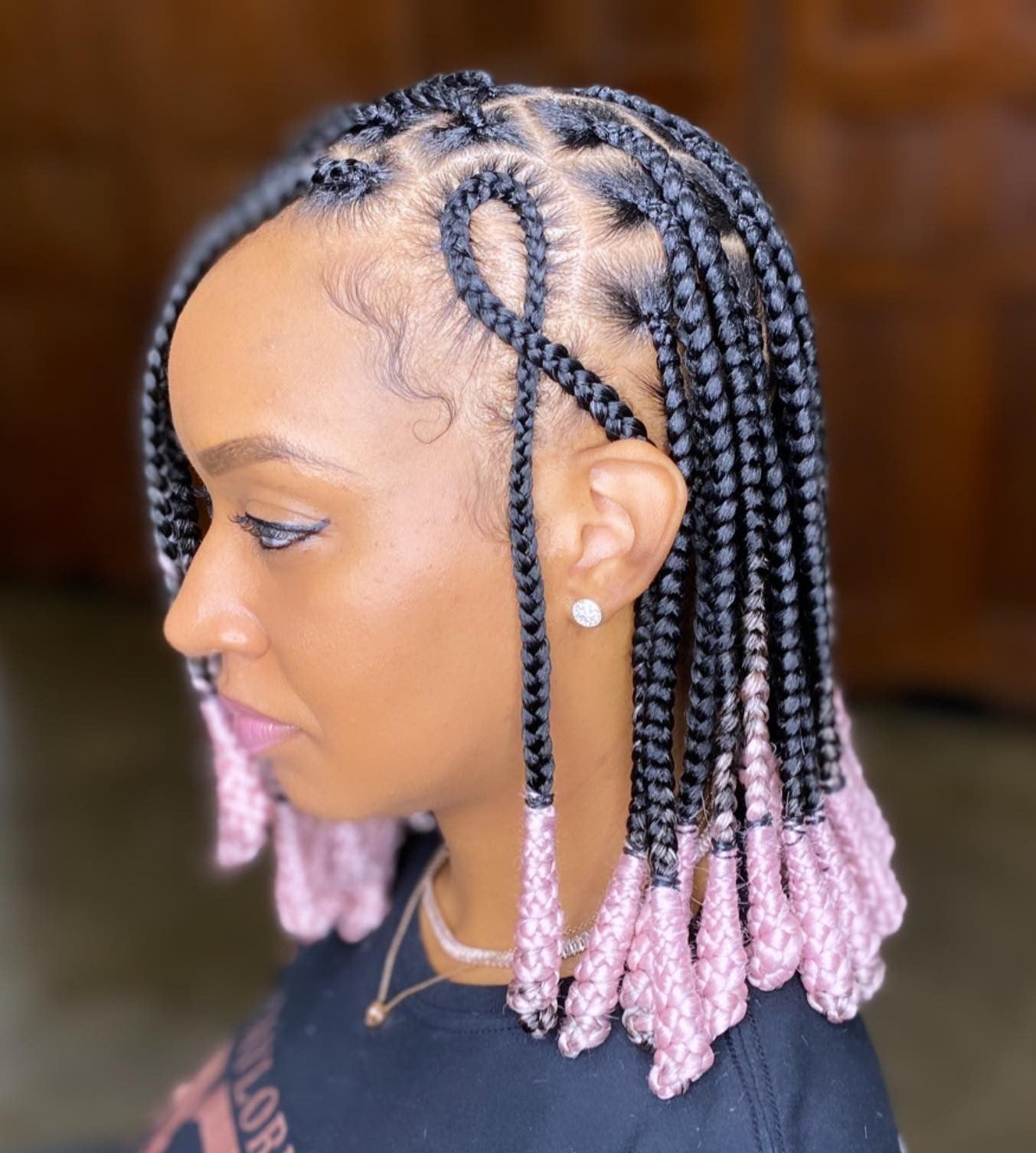 Collarbone Box Braids With Black Base And Pink Tips Collarbone Box Braids With Black Base And Pink Tips — Classy Pink Braids