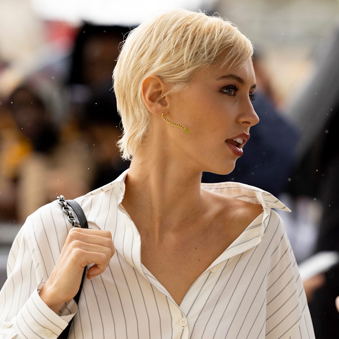 Layered Light Blonde Pixie With Side Bang Layered Light Blonde Pixie With Side Bang — Classy Pixie Cut