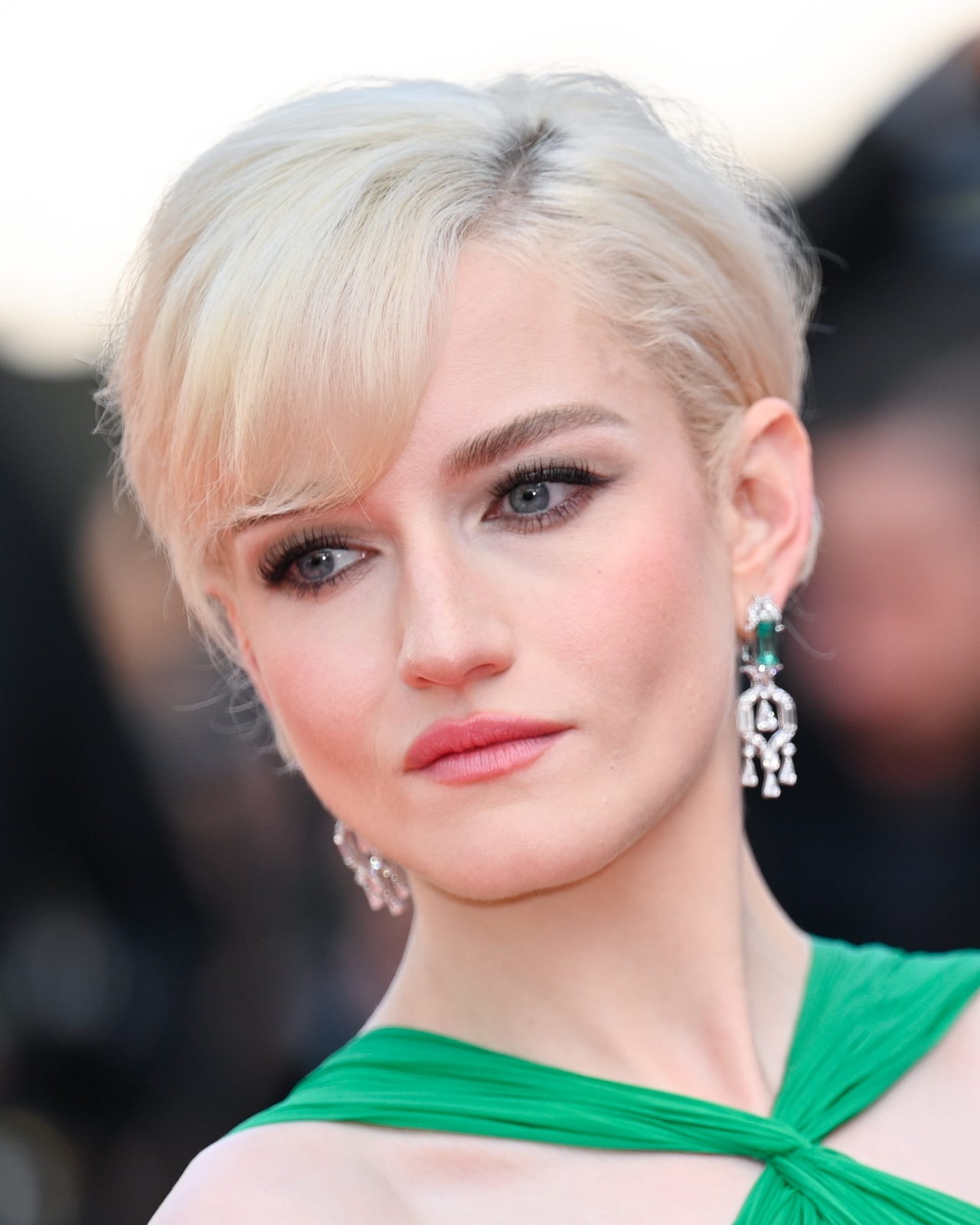 Ash Blonde Pixie With Smooth Side-Swept Bangs Ash Blonde Pixie With Smooth Side-Swept Bangs — Classy Pixie Cut