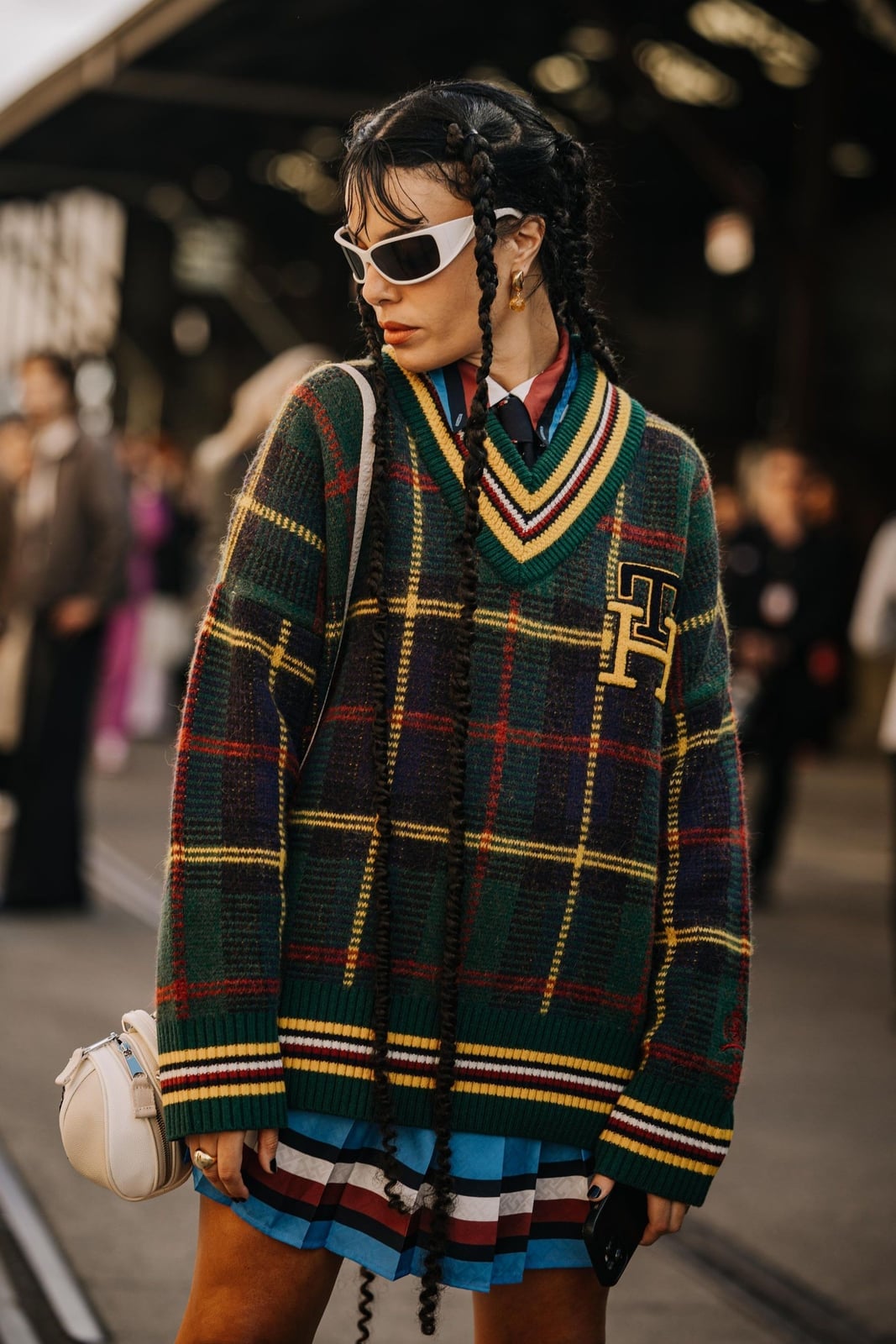 Oversized Plaid Sweater With Collared Shirt And Tie Oversized Plaid Sweater With Collared Shirt And Tie — Classy Preppy Outfits