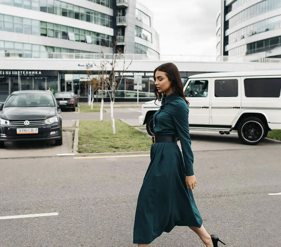 Teal Long-Sleeve Midi Dress with Black Wide Belt Teal Long-Sleeve Midi Dress with Black Wide Belt — Classy Professional Outfits