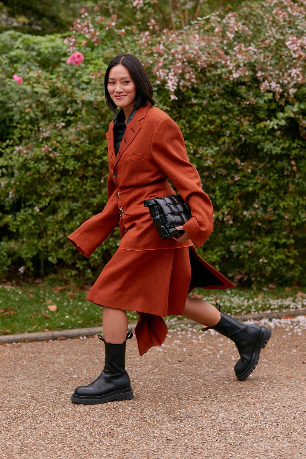 Oversized Blazer with Midi Skirt and Boots — Classy Punk Outfits