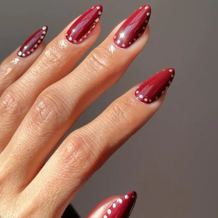 Red White Wavy Line Medium Almond Red White Wavy Line Medium Almond — Classy Red Almond Nails