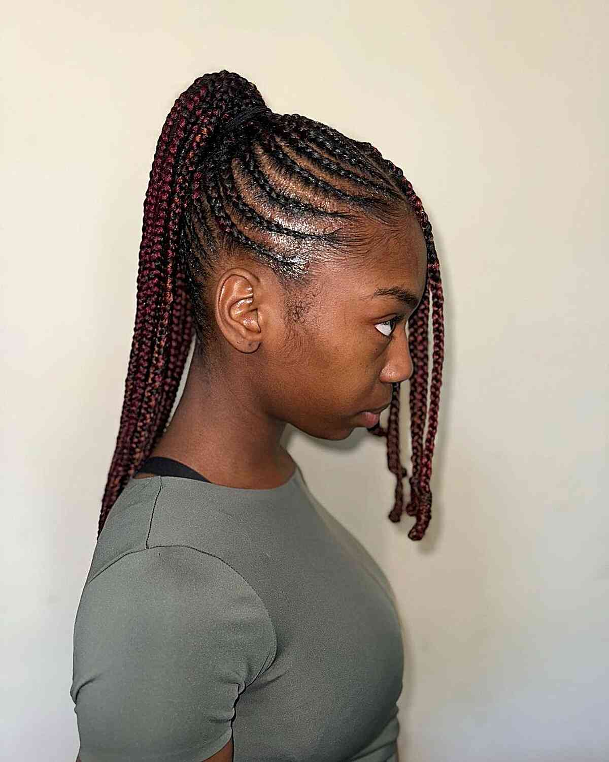 Mid-Back Knotless Braids With Red Highlights Mid-Back Knotless Braids With Red Highlights — Classy Red Braids