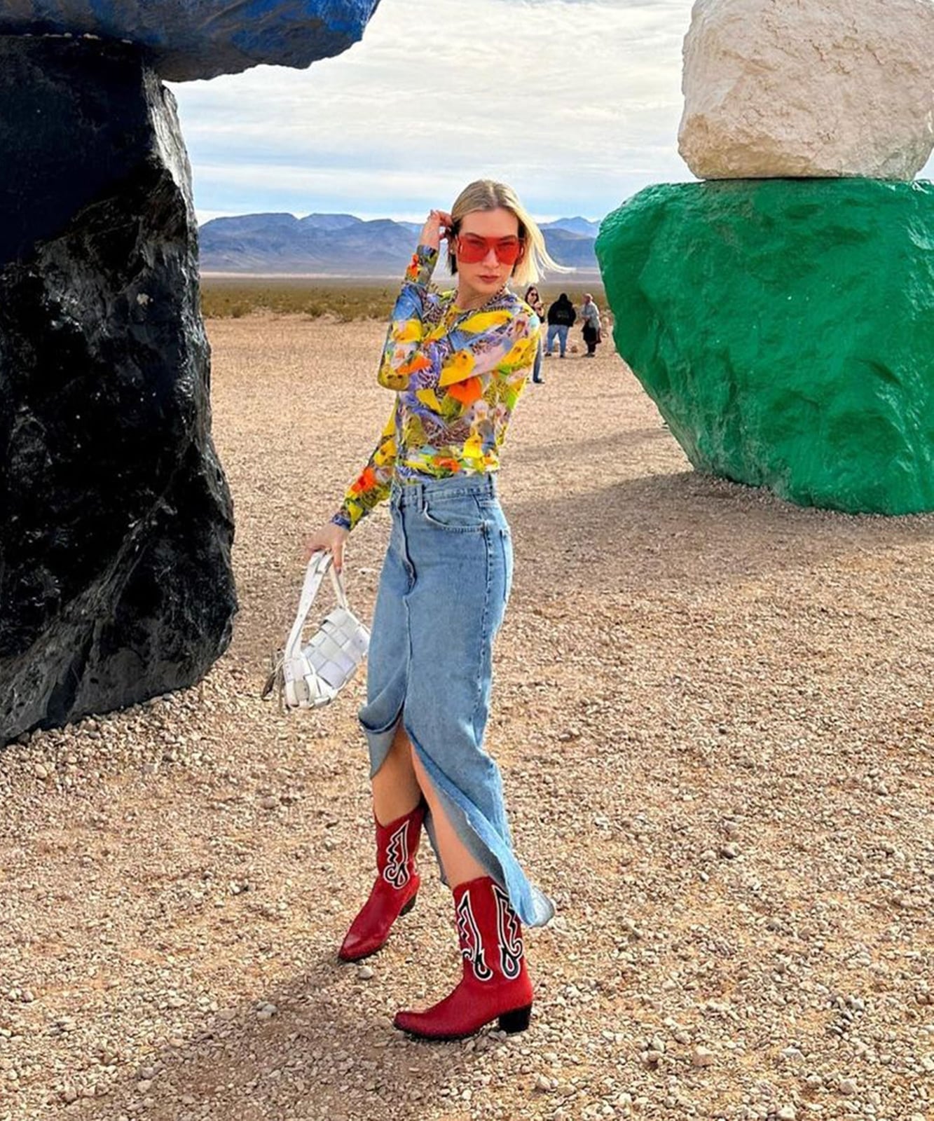 Blue Denim Maxi Skirt and Red Cowboy Boots Blue Denim Maxi Skirt and Red Cowboy Boots — Classy Red Cowboy Boots Outfit