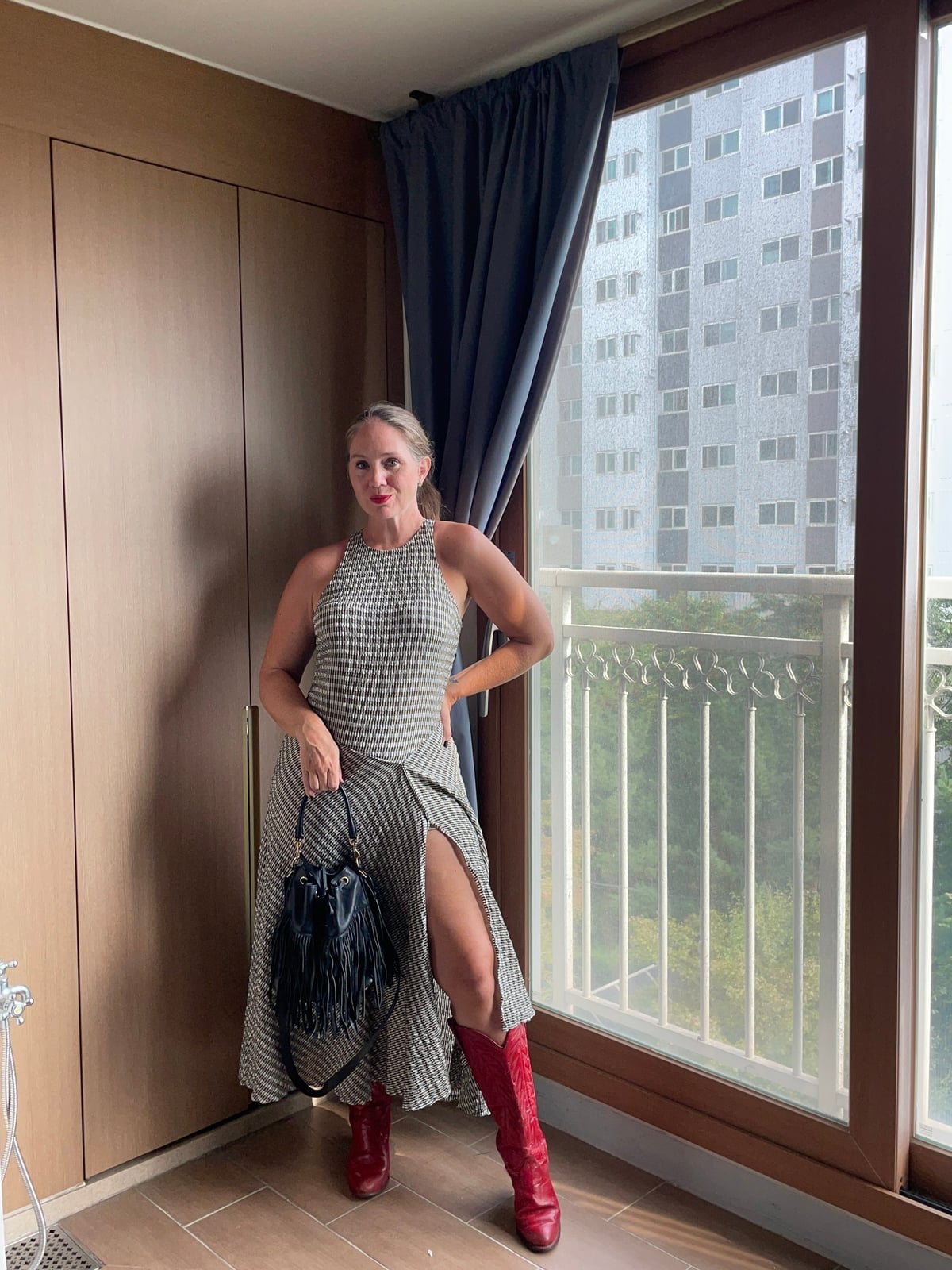 Patterned Knit Dress and Red Cowboy Boots with Fringe Handbag Patterned Knit Dress and Red Cowboy Boots with Fringe Handbag — Classy Red Cowboy Boots Outfit
