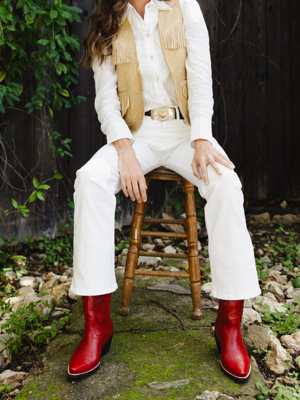 White Button-Down Shirt and Red Cowboy Boots with Fringed Vest White Button-Down Shirt and Red Cowboy Boots with Fringed Vest — Classy Red Cowboy Boots Outfit