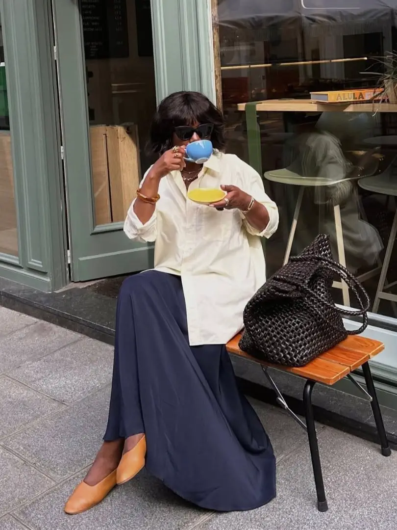 Cream Button-Down Shirt and Navy Wide Leg Trousers Cream Button-Down Shirt and Navy Wide Leg Trousers — Classy Restaurant Outfit