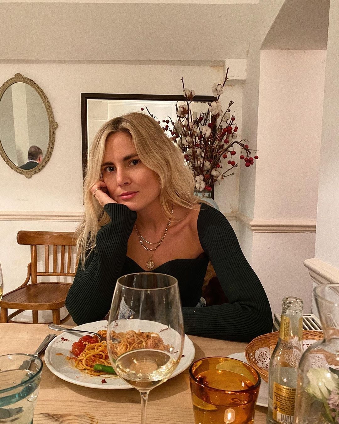 White Blouse Navy Trousers and Draped Blazer White Blouse Navy Trousers and Draped Blazer — Classy Restaurant Outfit