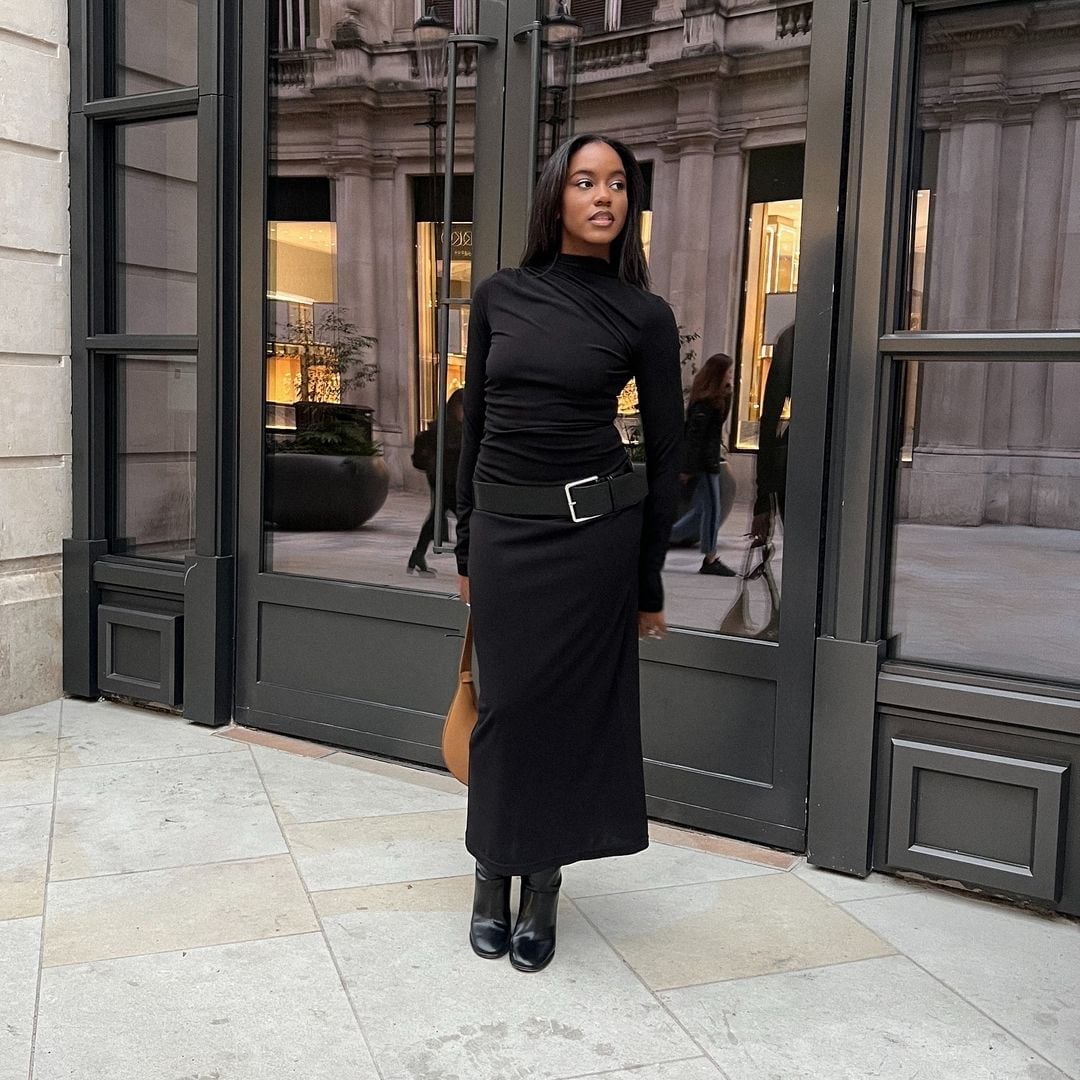 Black Fitted Top and Column Skirt with Wide Belt Black Fitted Top and Column Skirt with Wide Belt — Classy Restaurant Outfit