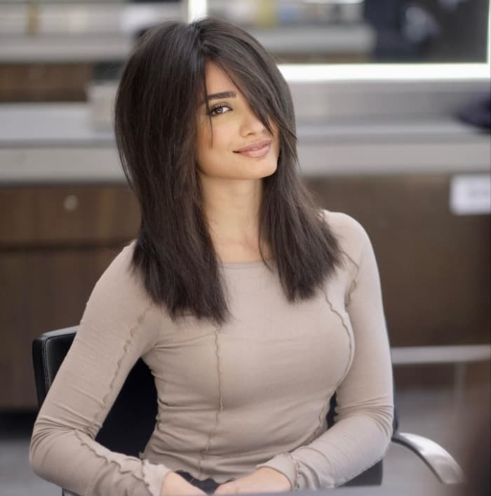 Collarbone Long Bob With Fine Straight Texture Collarbone Long Bob With Fine Straight Texture — Classy Rich Brunette