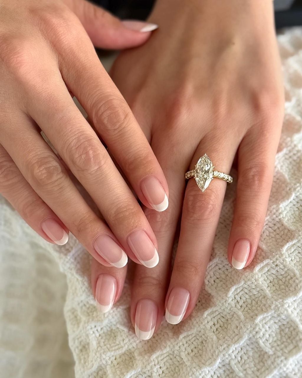 Short Oval Sheer Pink French, Glossy Short Oval Sheer Pink French, Glossy — Classy Ring Nails