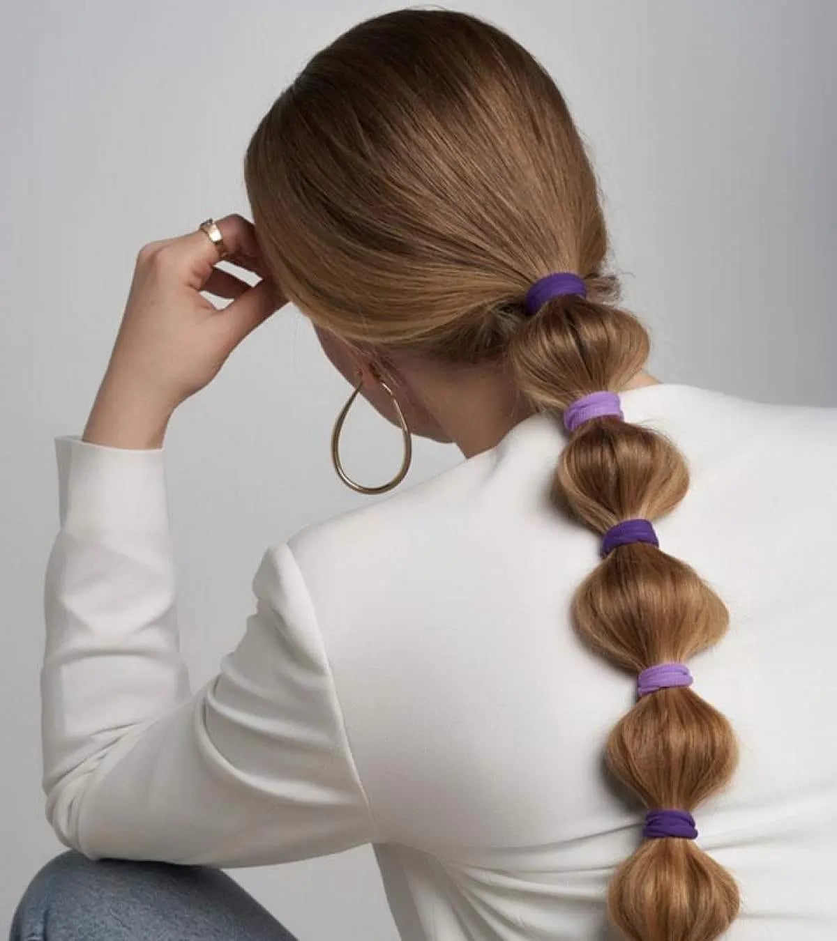 Mid-Back Bubble Ponytail With Color Dimension — Classy Rubber Bands Hairstyles